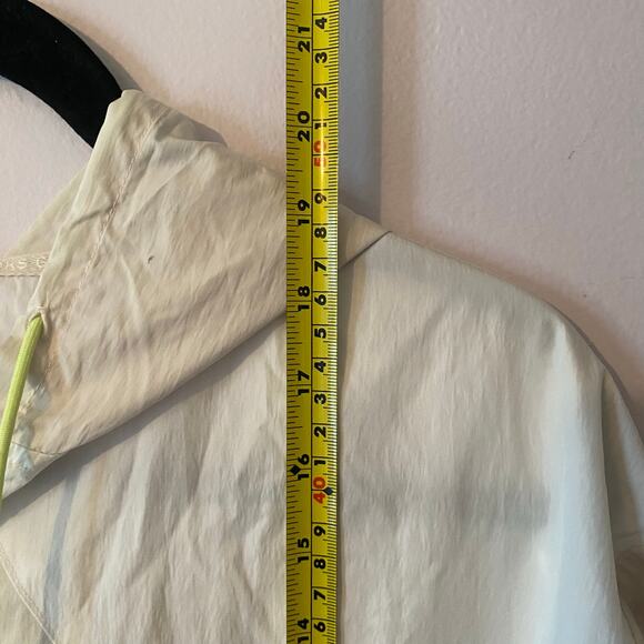 Offline Aerie Cream Cropped Windbreaker Jacket Transitional Women's size Small - Picture 7 of 10
